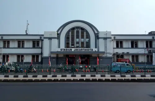 Entrance Area 4 Development to Connect MRT Station and Jakarta Kota Station | KF Map – Digital Map for Property and Infrastructure in Indonesia